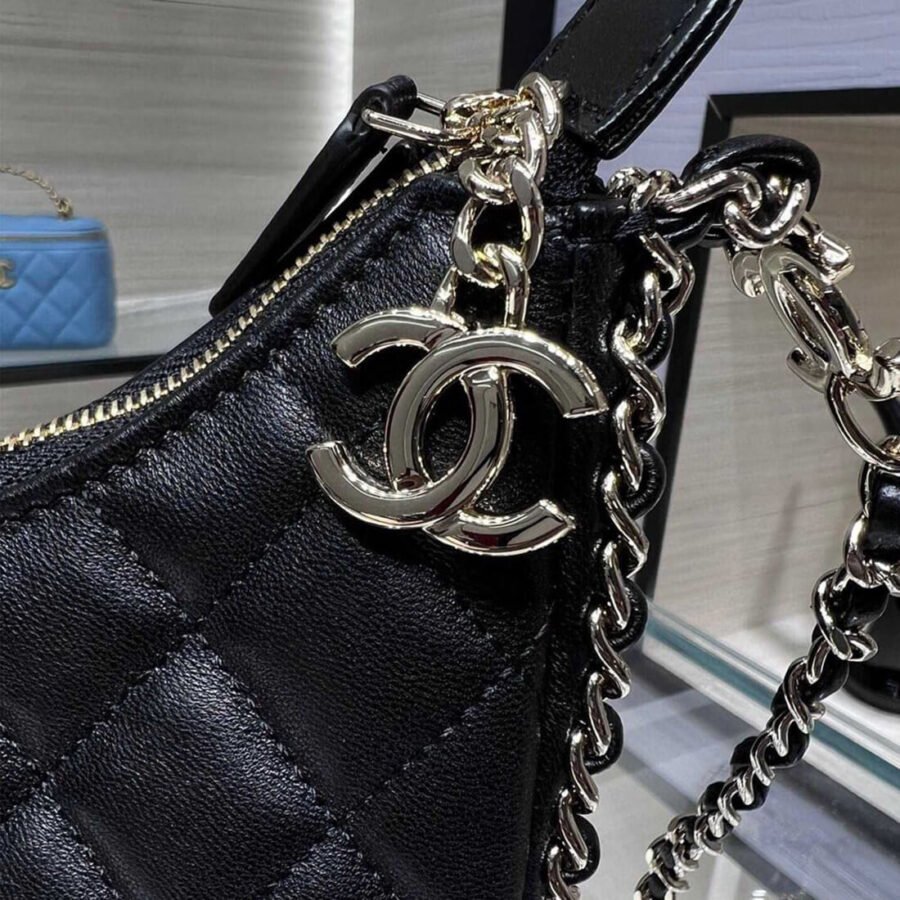 Leather Hobo Bags Chanel Small Lambskin Best Replica AS3917