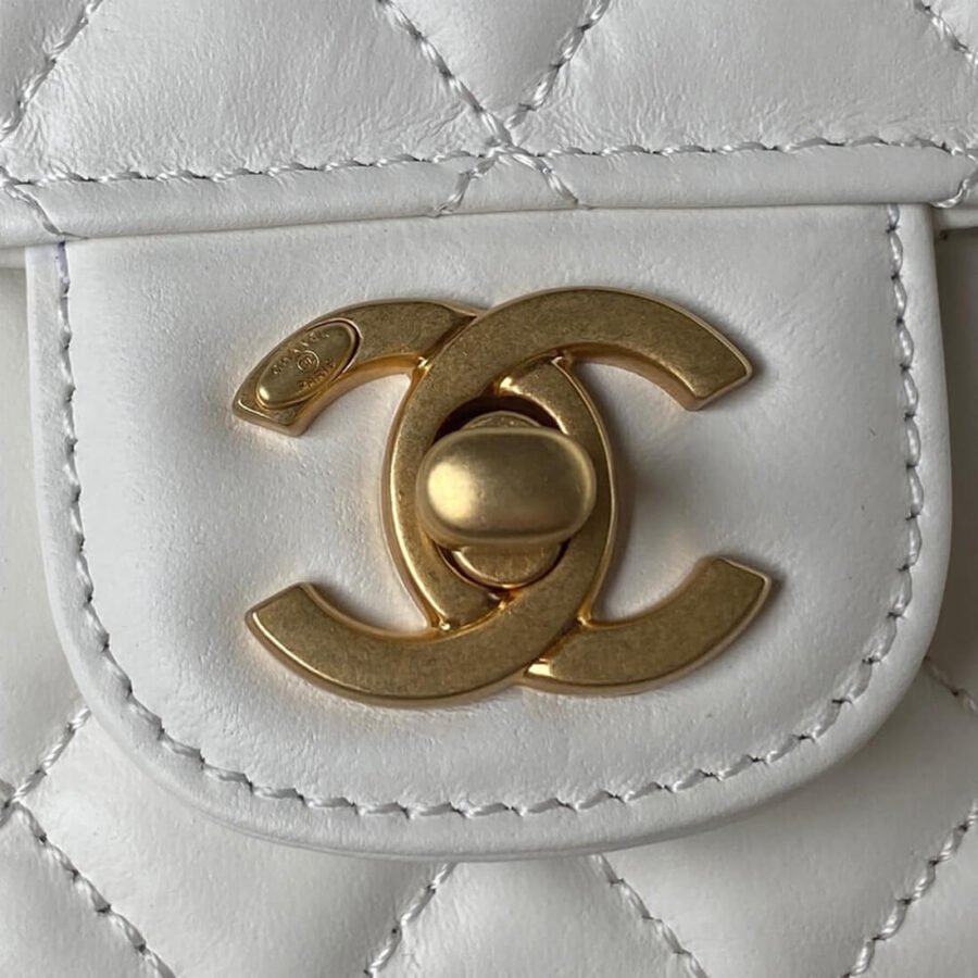 Chanel Small Flap Bag Lambskin Classic Best Replica AS4051