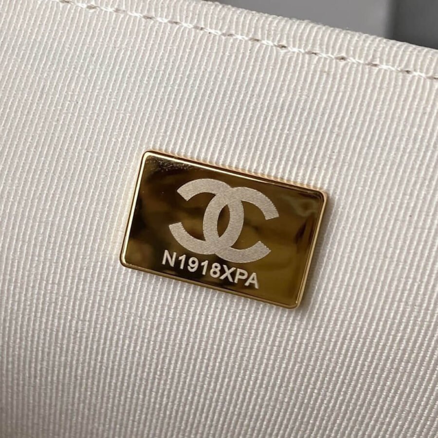 Chanel Small Flap Bag Lambskin Classic Best Replica AS4051