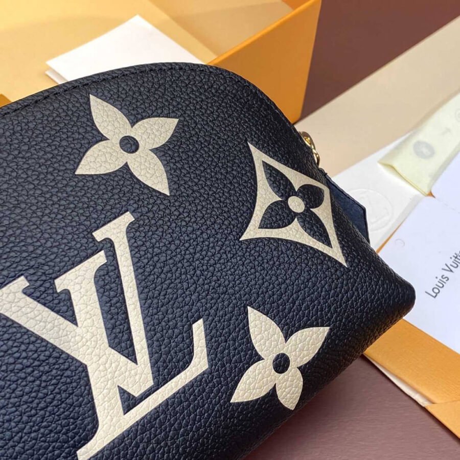 Replica Louis Vuitton Cosmetic Pouch Monogram Clutch M59086