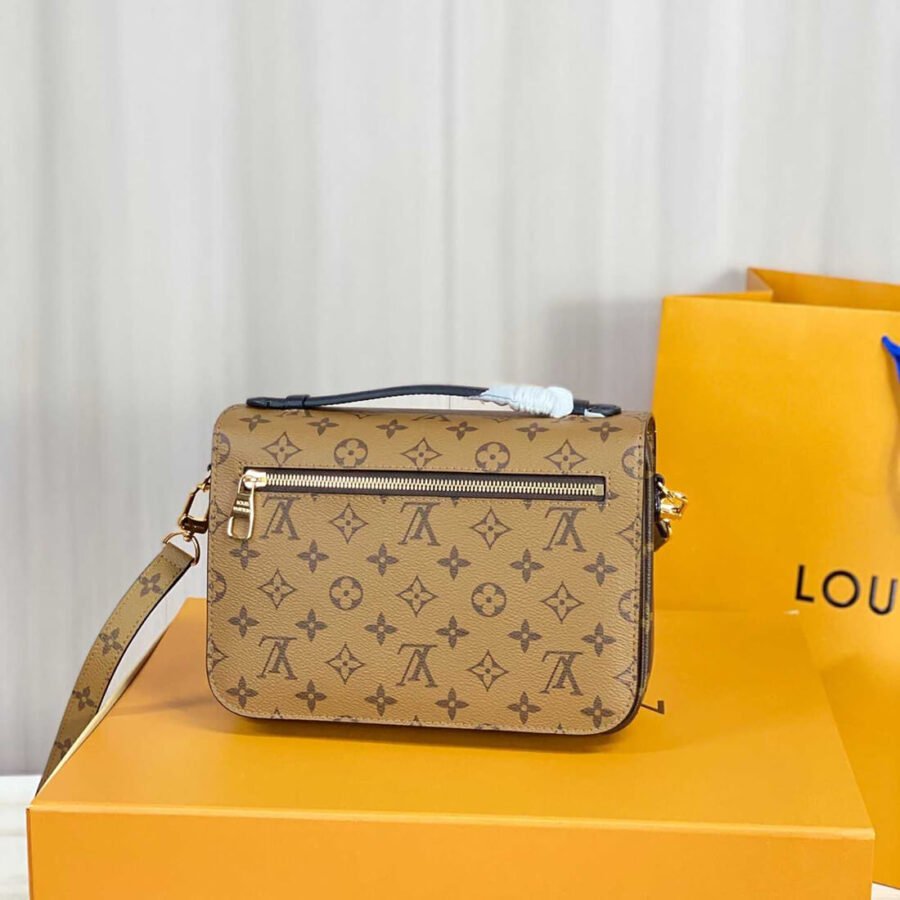 Louis Vuitton Pochette Métis Monogram Replica Bag M44876