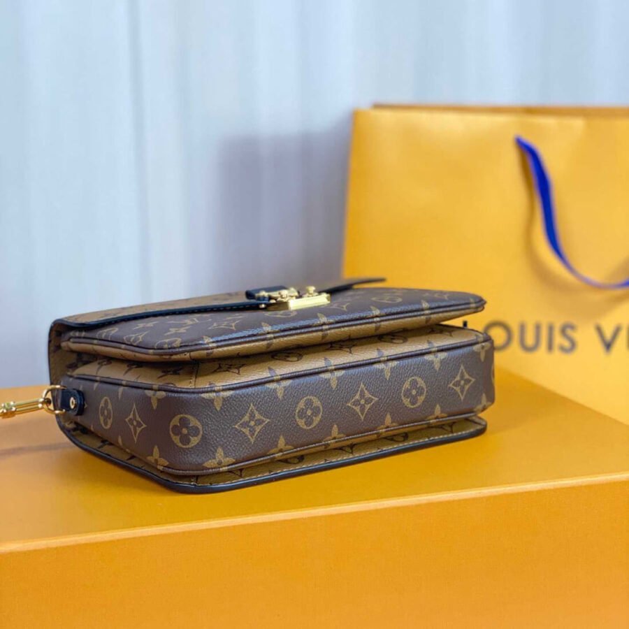 Louis Vuitton Pochette Métis Monogram Replica Bag M44876