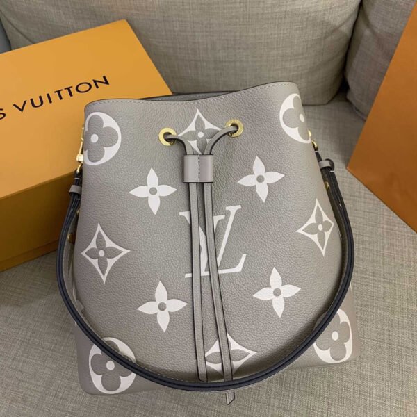 Fake Louis Vuitton Bag M45555