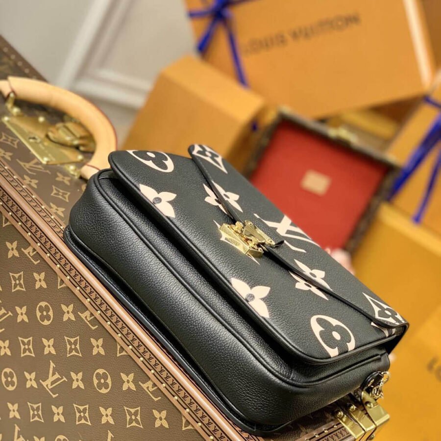 Louis Vuitton Pochette Metis Bag Monogram Replica M45773